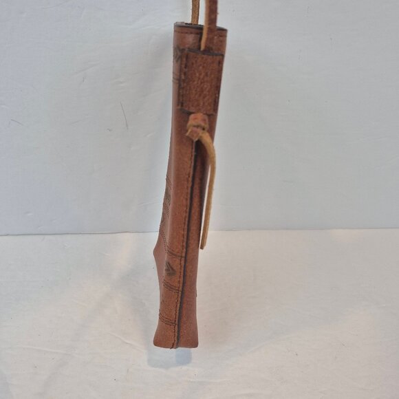 MW Most Wanted Rustic Leather Crossbody Southwestern Etched Design Made in USA - Picture 7 of 16